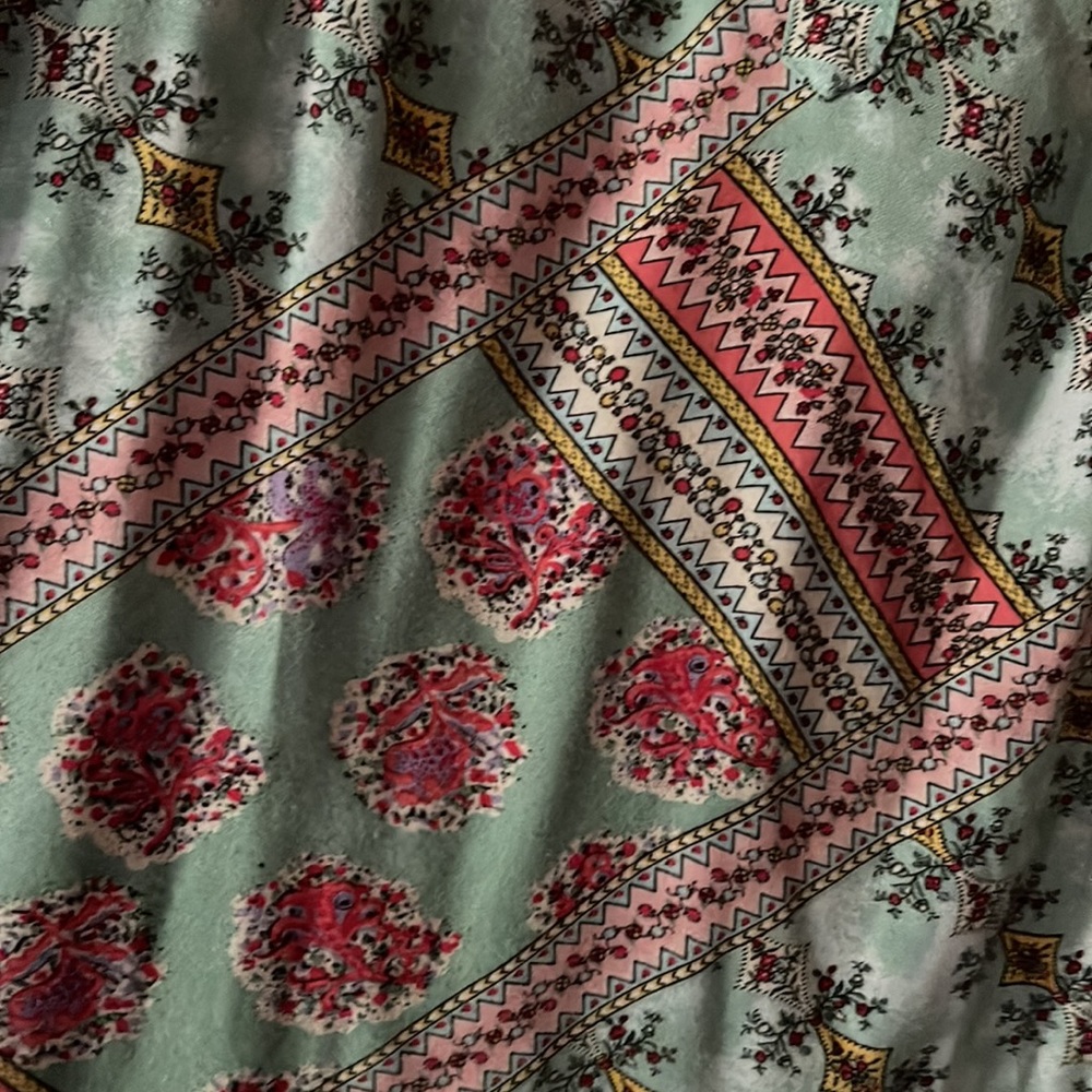 Love this patchwork pattern tunic! - Picture 3 of 3